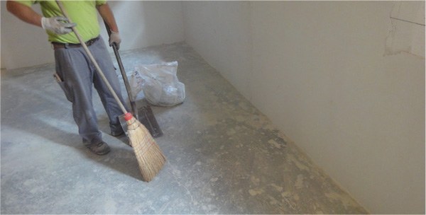 1. Schritt Innenausbau Boden mit zusätzlicher Schüttung Vakuumlösung AGITEC AG 1. Schritt Innenausbau Boden mit zusätzlicher Schüttung Vakuumlösung AGITEC AG